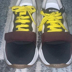 Men Burberry runners